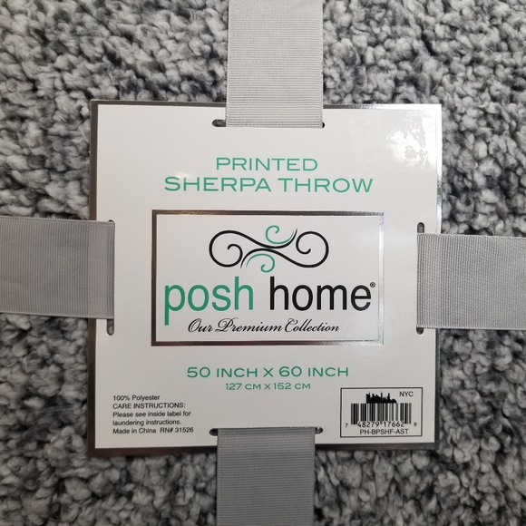 Posh Home Sherpa White, Black Blanket Throw 50 inches by 60 inches. NWT - Picture 3 of 3